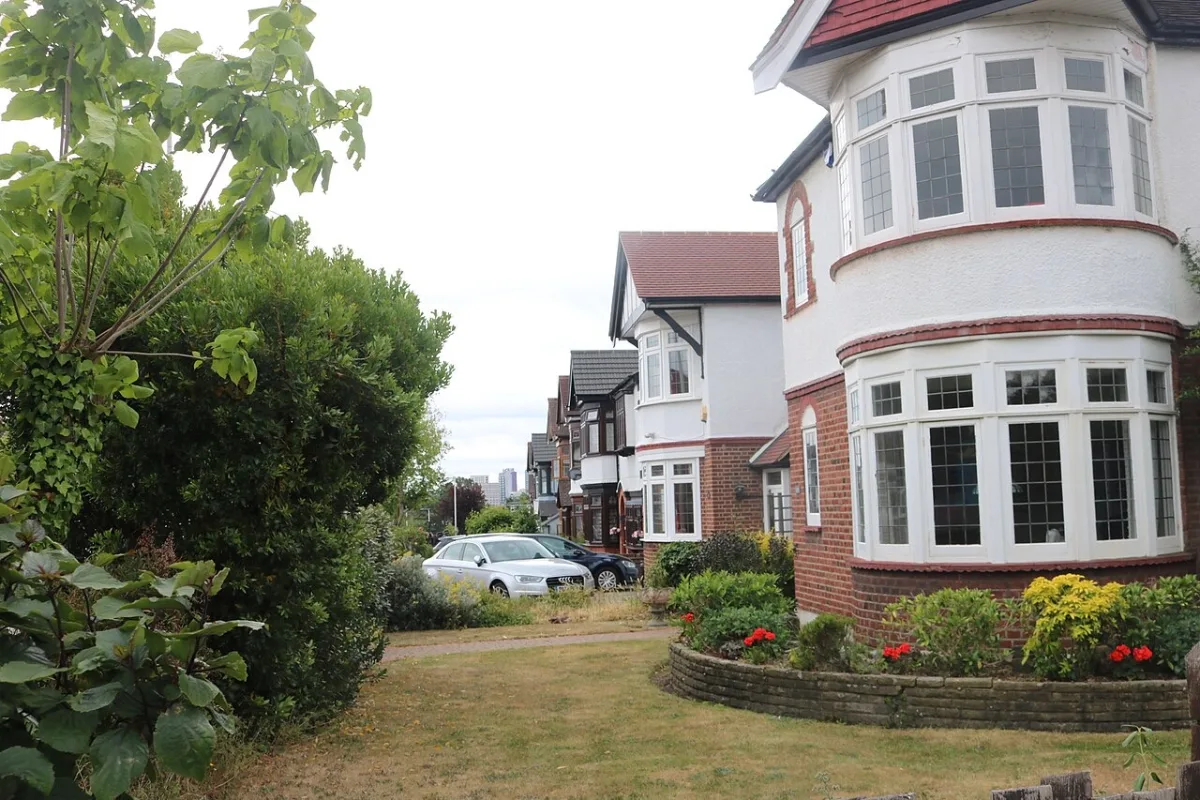 Houses on The Drive, Ilford. The Drive carried a median of £550,000 across nine recorded sales in the year to June 2026
